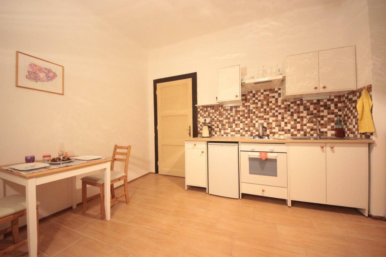 Gallery Apartment Prag Exteriör bild
