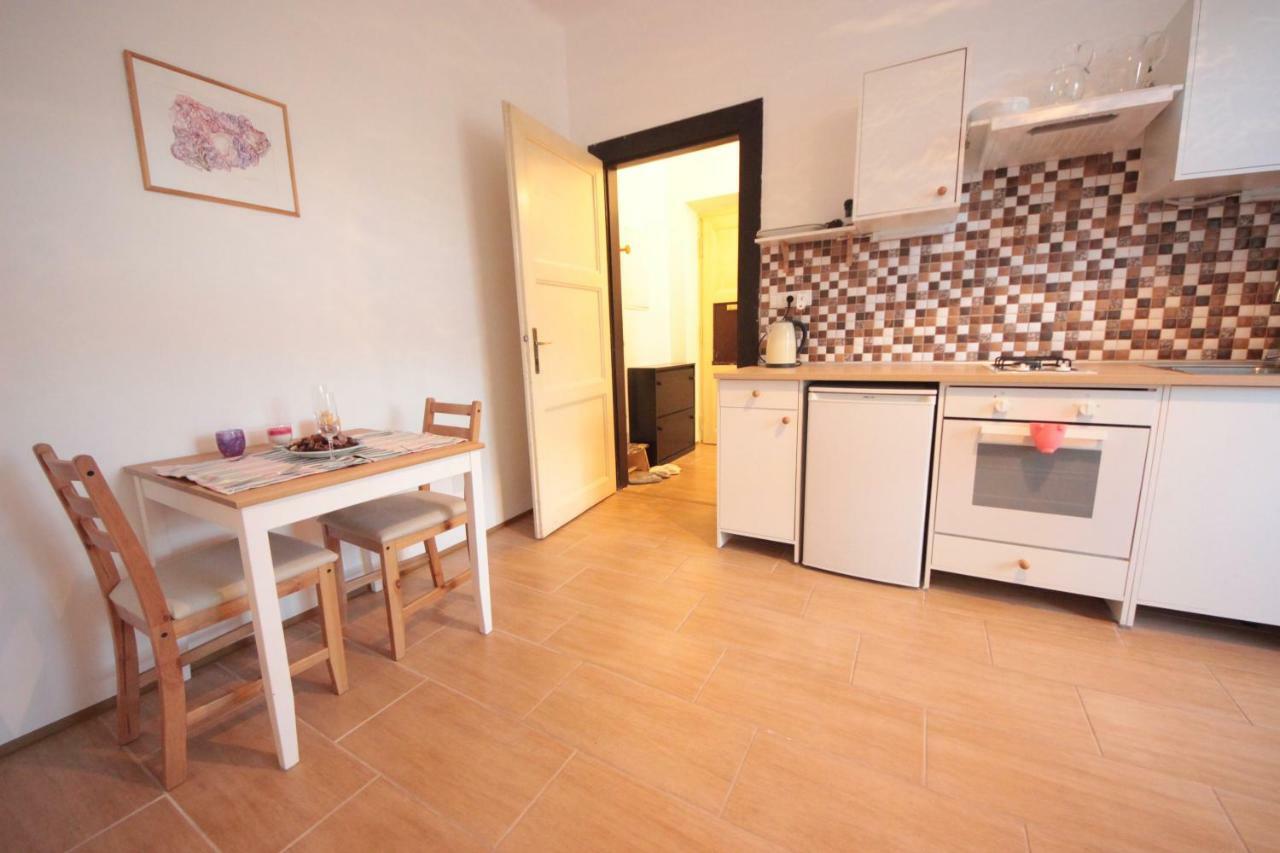 Gallery Apartment Prag Exteriör bild